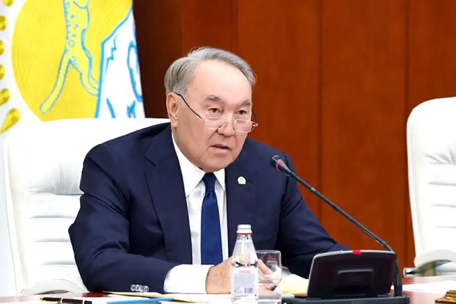 Елбасы - депутатам "Nur Otan": члены фракции не выразили позиции ни по одному резонансному случаю 