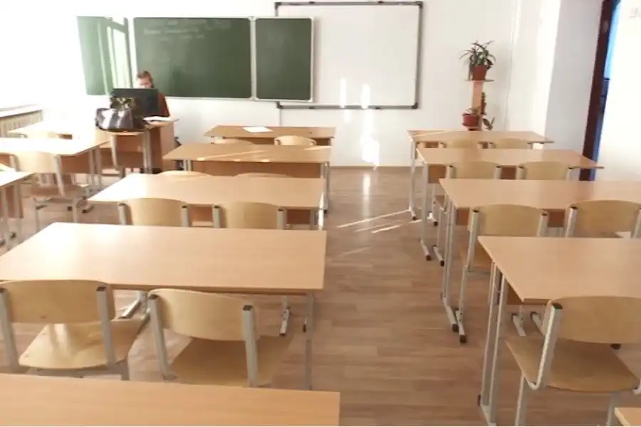 Снова отменены уроки для учащихся школ и колледжей 