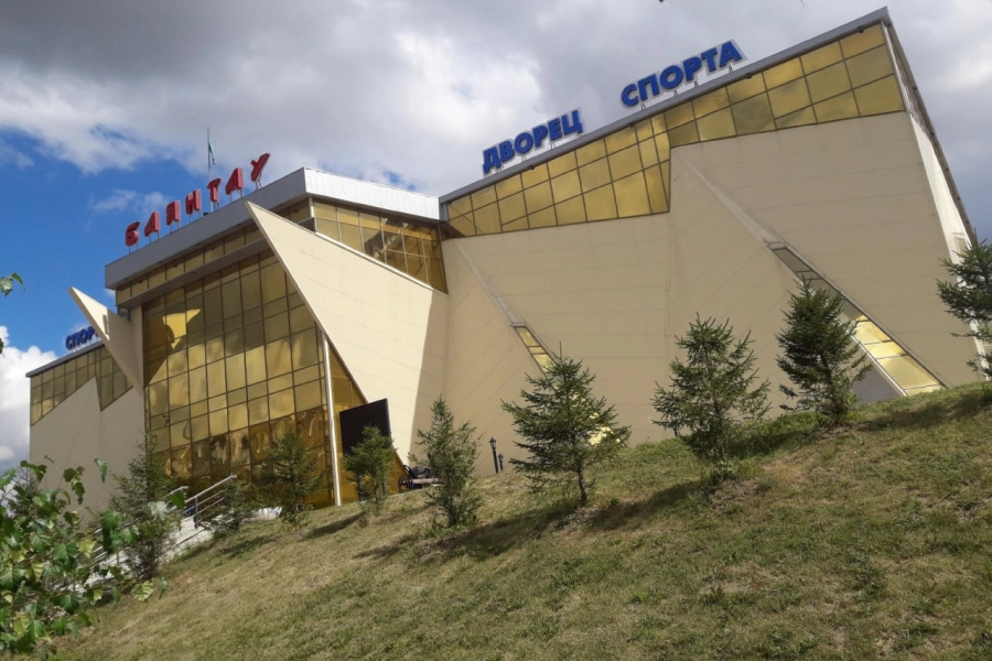 В Павлодарской области используют санатории и дворец спорта под стационары 