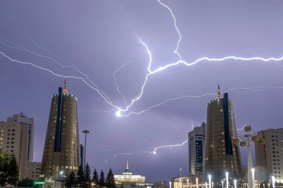 В 12 областях Казахстана объявлено штормовое предупреждение 