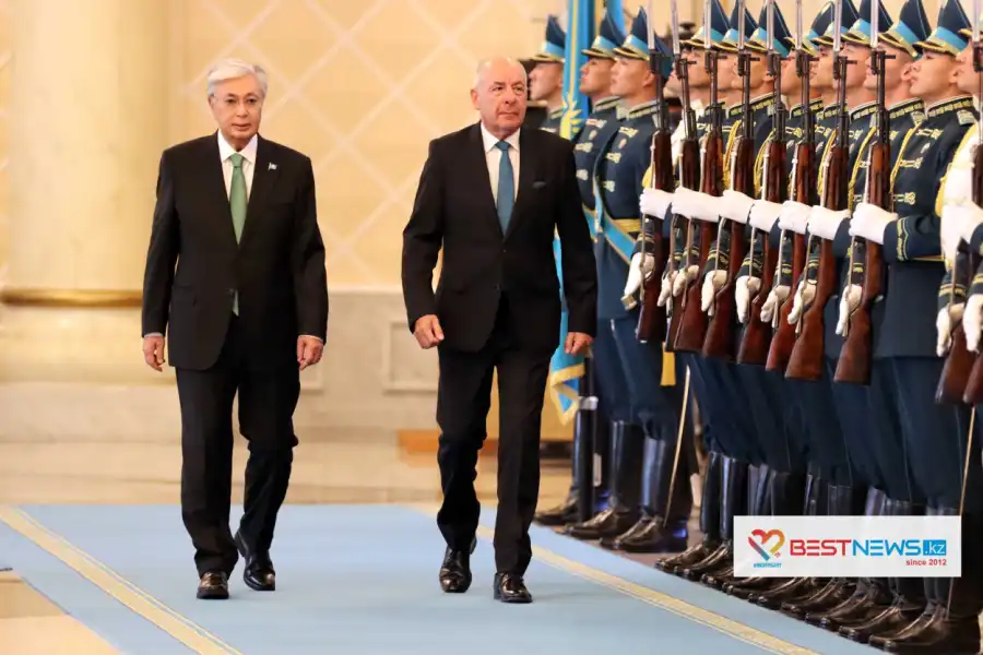 В Акорде начались переговоры Президентов Казахстана и Венгрии 