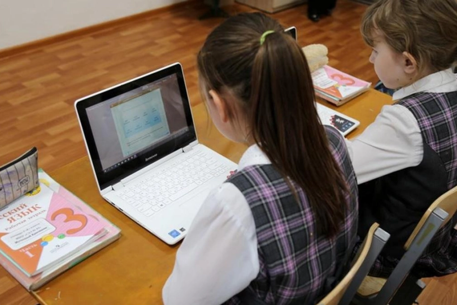 Вернутся ли школьники в Казахстане в школы хотя бы на одну четверть – ответ Минздрава 