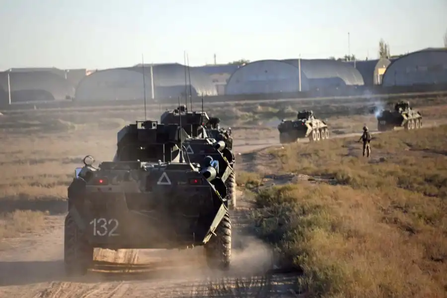 На западе Казахстана в полную боевую готовность приведены воинские части 