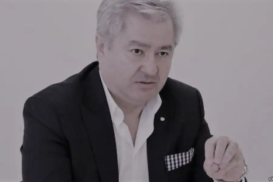 Директор фармкомпании Зиятхан Гасанов умер после заражения коронавирусом 