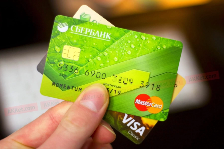 Клиентов дочерних российских банков в РК предупредили об ограничениях в сервисах Mastercard и Visa 