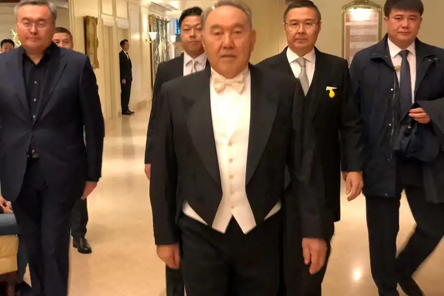 Елбасы надел фрак на интронизацию императора Нарухито 