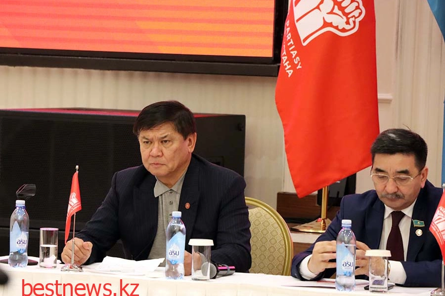Ермухамет Ертысбаев возглавил Народную партию Казахстана 