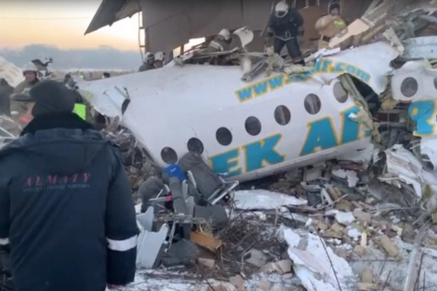 Названа причина крушения самолета Bek Air с гибелью 12 человек в 2019 году 