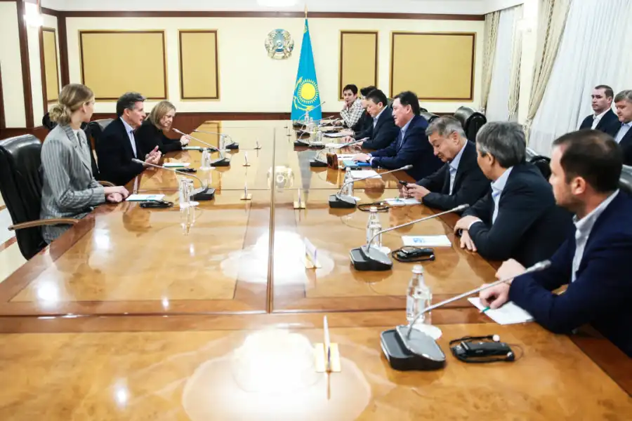 Мамин встретился с президентом IAAF Коэ 