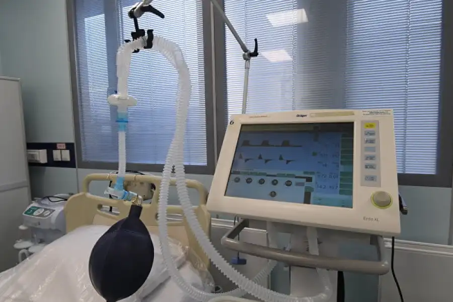 В Нур-Султане пятеро в тяжелом состоянии, трое - на ИВЛ 