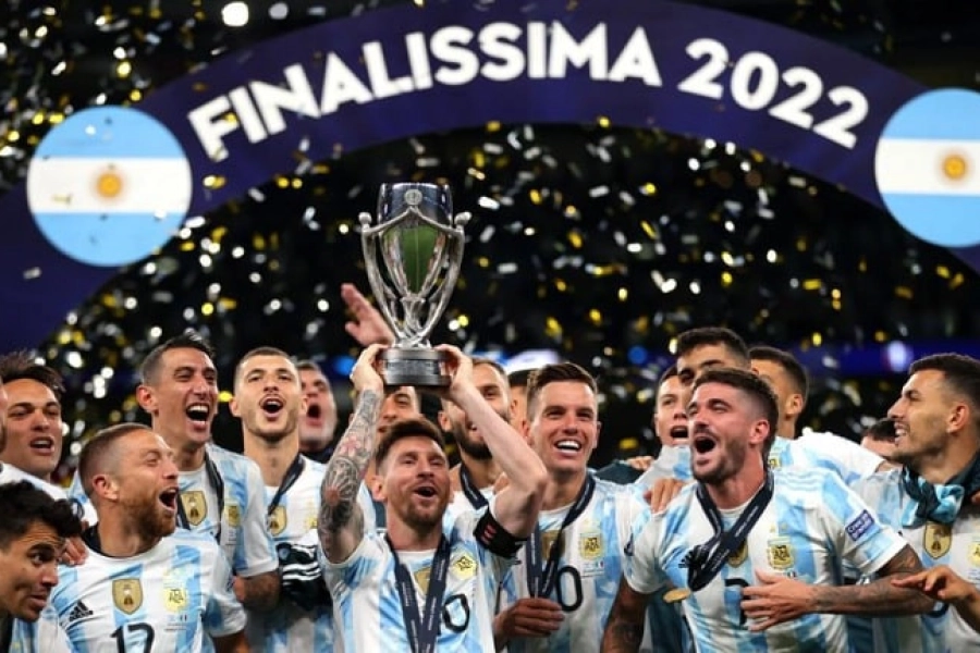 Аргентина громит Италию, Украина обыграла Шотландию 