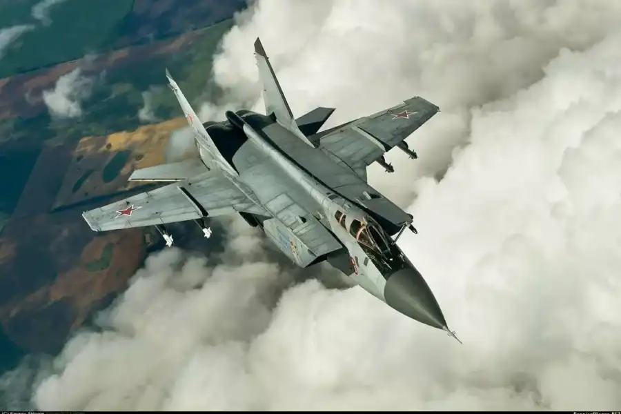 Отводили истребители от города: под Карагандой разбился МиГ-31  